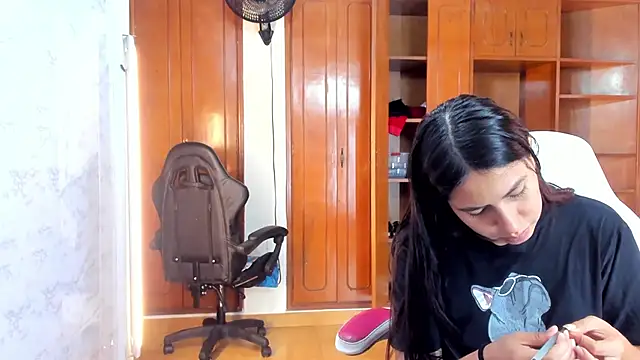 Emily and Soffy online show from 02-26-26, 12:05