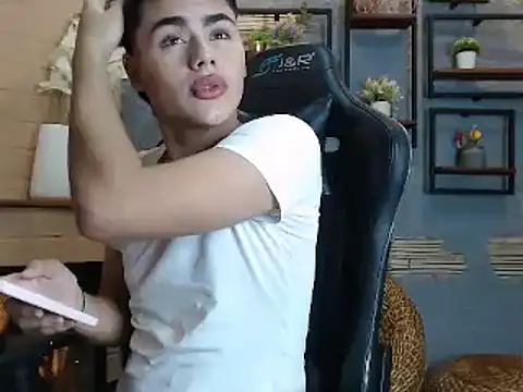 FemNoa online show from 02-17-26, 05:43