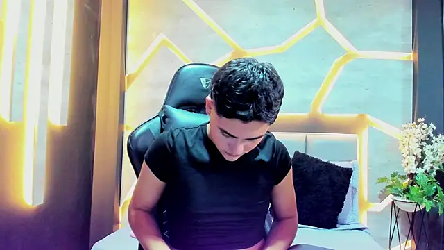 FemNoa online show from 02-18-26, 05:31