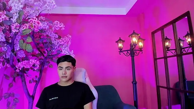 FemNoa online show from 02-06-26, 12:12