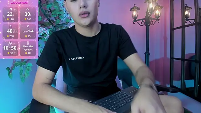 FemNoa online show from 02-12-26, 05:23