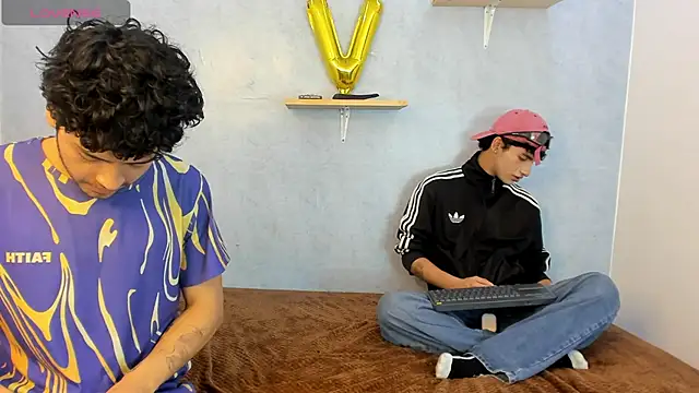 Snapshot of Eliotkinky chatting on 02-23-26, 04:51 Eliotkinky online show from 02-23-26, 04:51