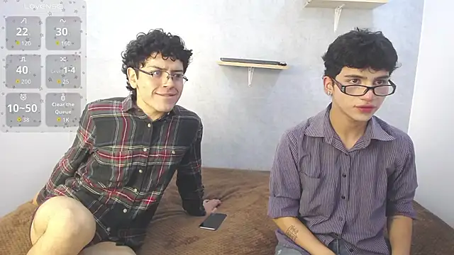 Snapshot of Eliotkinky chatting on 02-10-26, 02:05 Eliotkinky online show from 02-10-26, 02:05