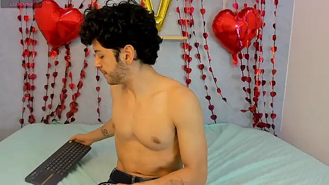 Snapshot of Eliotkinky chatting on 02-21-26, 08:00 Eliotkinky online show from 02-21-26, 08:00