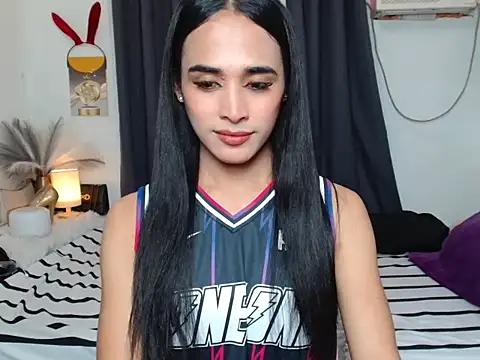 Gwenstacy30 online show from 03-05-26, 06:21