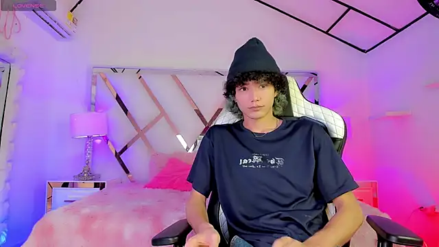 thanier 18 online show from 04-14-26, 07:52