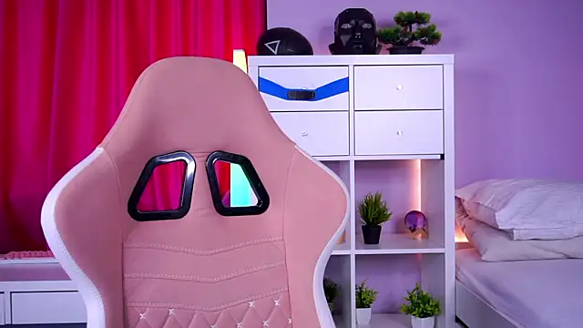 Snapshot of MistyReeds chatting on 02-19-26, 05:59 MistyReeds online show from 02-19-26, 05:59