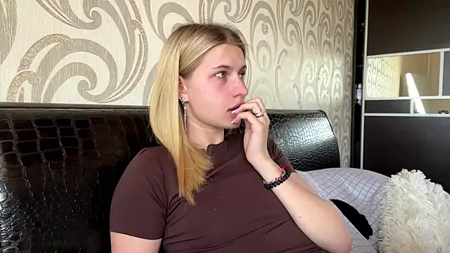 JeneeEady online show from 06-06-26, 06:07