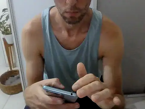 Snapshot of willyhot_hot chatting on 03-31-26, 07:05 willyhot hot online show from 03-31-26, 07:05