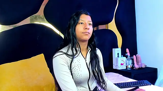 Snapshot of Vaneline2 chatting on 05-22-26, 02:15 Vaneline2 online show from 05-22-26, 02:15