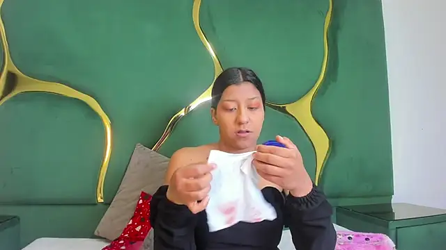 Vaneline2 online show from 03-12-26, 08:35