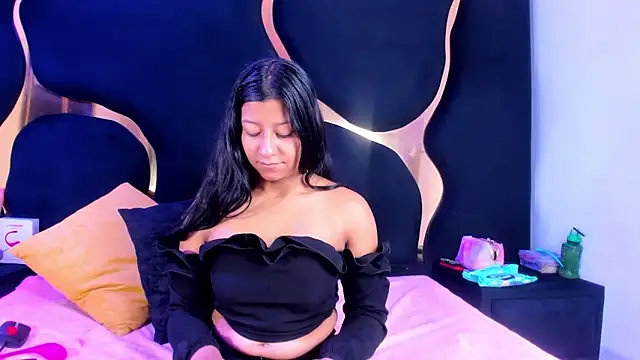 Snapshot of Vaneline2 chatting on 05-16-26, 03:44 Vaneline2 online show from 05-16-26, 03:44