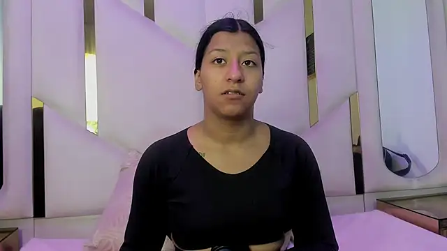Snapshot of Vaneline2 chatting on 04-22-26, 12:34 Vaneline2 online show from 04-22-26, 12:34