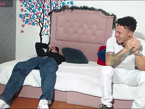 Snapshot of Damian20261 chatting on 02-25-26, 02:39 Damian20261 online show from 02-25-26, 02:39