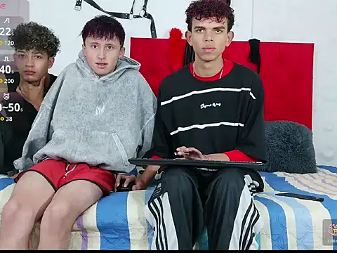 Snapshot of Damian20261 chatting on 02-07-26, 01:30 Damian20261 online show from 02-07-26, 01:30