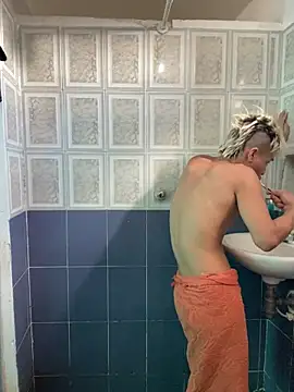 MaxyRyan online show from 04-14-26, 01:16