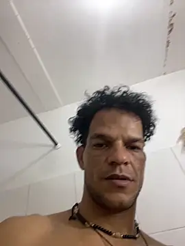 Snapshot of MaxyRyan chatting on 02-25-26, 05:29 MaxyRyan online show from 02-25-26, 05:29