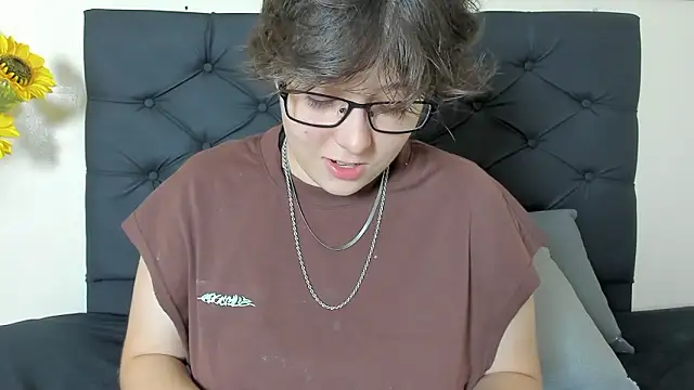  Daarcy  online show from 03-17-26, 03:31