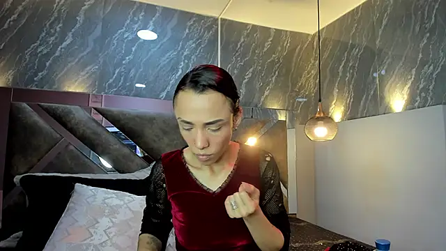 CharlotteKravizz online show from 02-15-26, 07:02