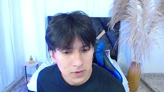 Snapshot of nikoo_18 chatting on 02-09-26, 01:20 nikoo 18 online show from 02-09-26, 01:20