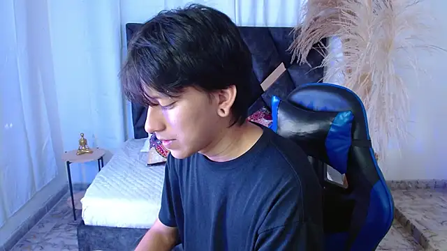 Snapshot of nikoo_18 chatting on 02-14-26, 02:50 nikoo 18 online show from 02-14-26, 02:50