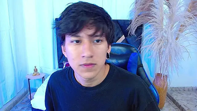 Snapshot of nikoo_18 chatting on 02-06-26, 01:29 nikoo 18 online show from 02-06-26, 01:29