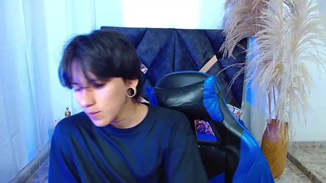 nikoo 18 online show from 03-18-26, 01:57