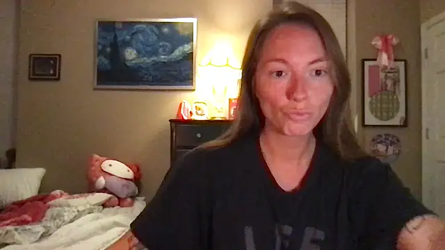 Snapshot of mooviebaby chatting on 02-13-26, 02:33 mooviebaby online show from 02-13-26, 02:33