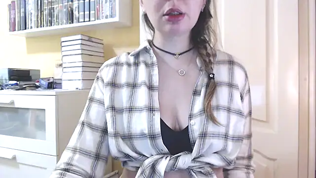 Snapshot of Tasiya chatting on 02-18-26, 10:12 Tasiya online show from 02-18-26, 10:12