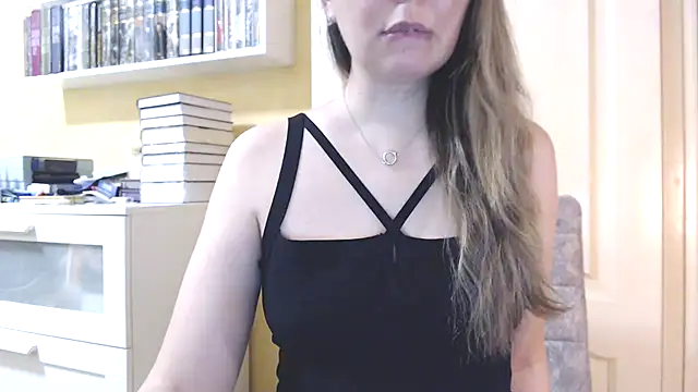 Snapshot of Tasiya chatting on 02-25-26, 01:33 Tasiya online show from 02-25-26, 01:33