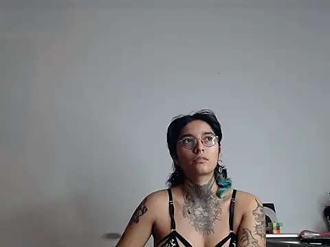 Snapshot of Ivyravens chatting on 02-13-26, 10:54 Ivyravens online show from 02-13-26, 10:54