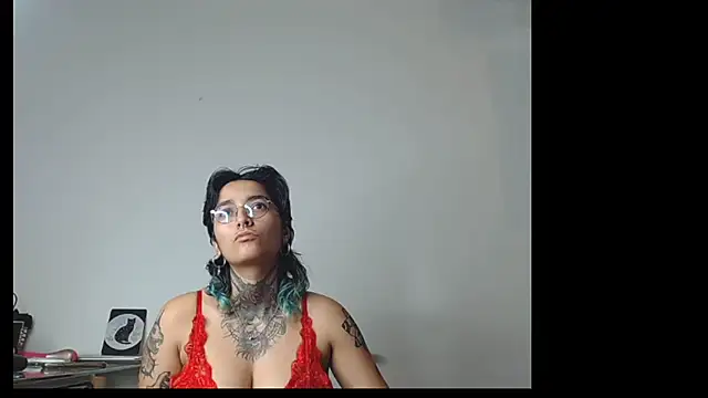 Snapshot of Ivyravens chatting on 02-14-26, 11:16 Ivyravens online show from 02-14-26, 11:16