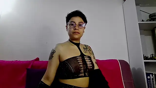 Juliexxxxtasy online show from 02-12-26, 09:09