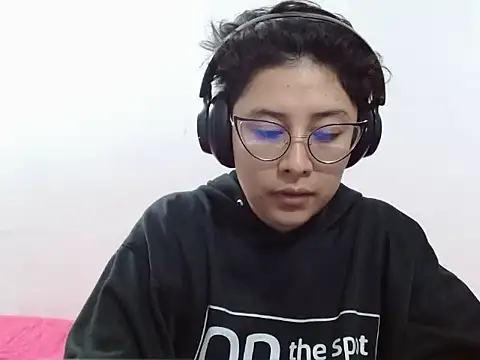 Juliexxxxtasy online show from 02-18-26, 10:01