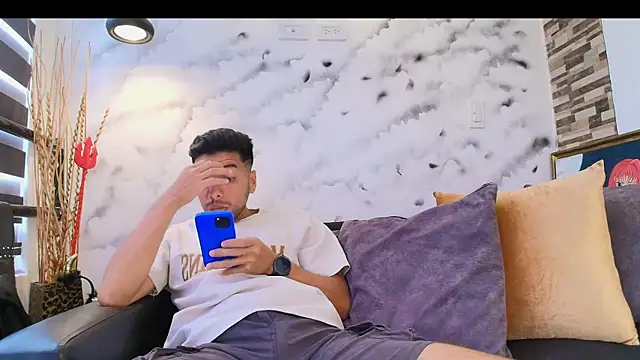 Snapshot of Max_Hornye chatting on 02-26-26, 06:41 Max Hornye online show from 02-26-26, 06:41