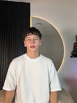 ARON LUXX online show from 02-09-26, 03:04