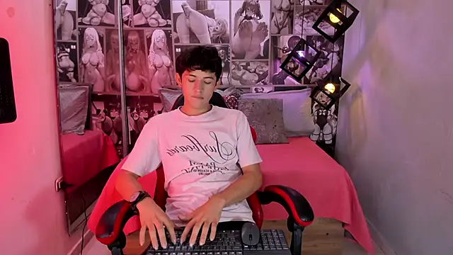 Snapshot of Christian_Foxx chatting on 02-21-26, 01:24 Christian Foxx online show from 02-21-26, 01:24