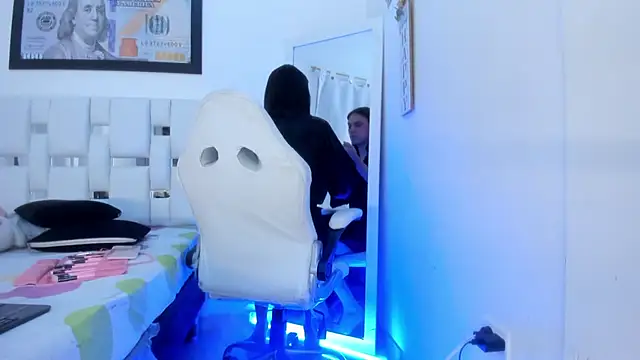 Snapshot of isabellalovestory chatting on 02-10-26, 05:17 isabellalovestory online show from 02-10-26, 05:17