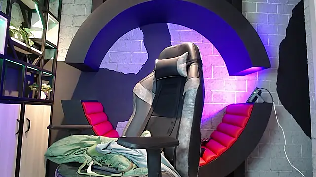 Snapshot of MiistressBlu chatting on 02-24-26, 01:34 MiistressBlu online show from 02-24-26, 01:34