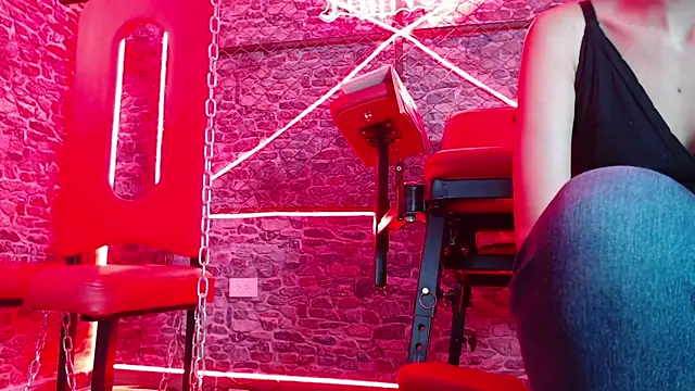 Snapshot of MiistressBlu chatting on 02-13-26, 07:36 MiistressBlu online show from 02-13-26, 07:36