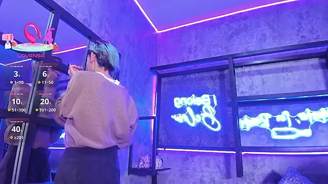 Snapshot of MiistressBlu chatting on 02-14-26, 01:33 MiistressBlu online show from 02-14-26, 01:33