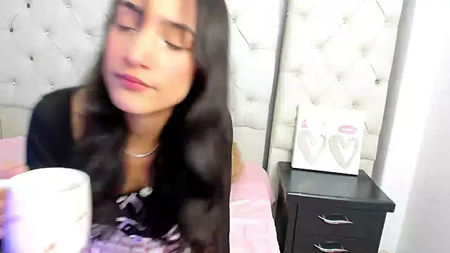 Sara Russell online show from 04-10-26, 08:21