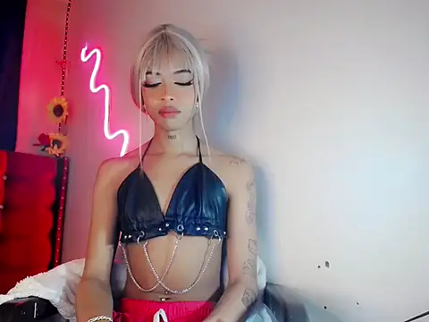 DahliaGill online show from 06-15-26, 02:28