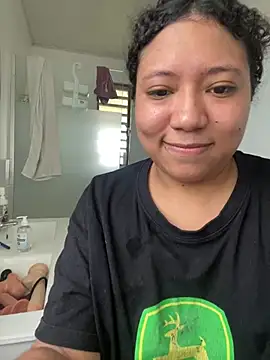 Snapshot of daphne_grande chatting on 05-15-26, 07:23 daphne grande online show from 05-15-26, 07:23