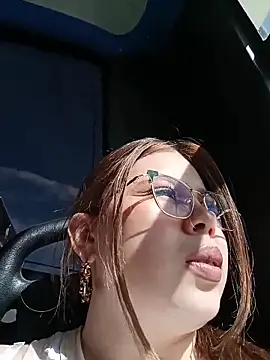 Snapshot of Rouse_24_ chatting on 02-20-26, 01:57 Rouse 24 online show from 02-20-26, 01:57