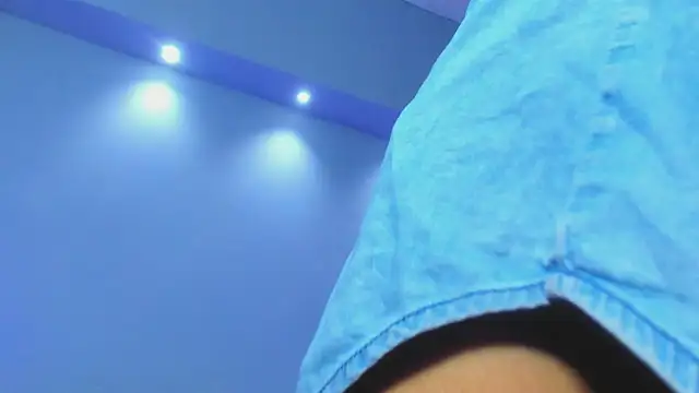 Wildkiitty online show from 04-11-26, 05:48