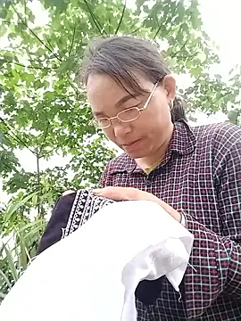 vivi1889 online show from 04-17-26, 12:57