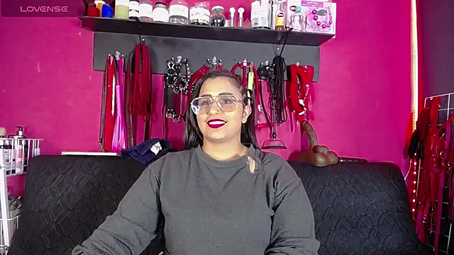 Snapshot of shannon_queen- chatting on 05-31-26, 03:34 shannon queen- online show from 05-31-26, 03:34