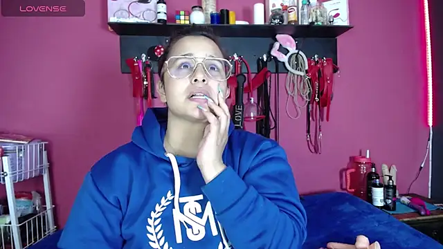 shannon queen- online show from 04-10-26, 04:52