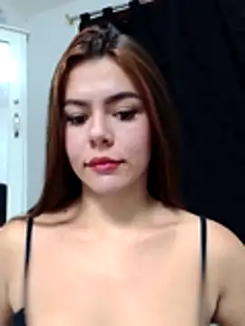 Snapshot of EmiNavarro chatting on 07-01-26, 07:03 EmiNavarro online show from 07-01-26, 07:03